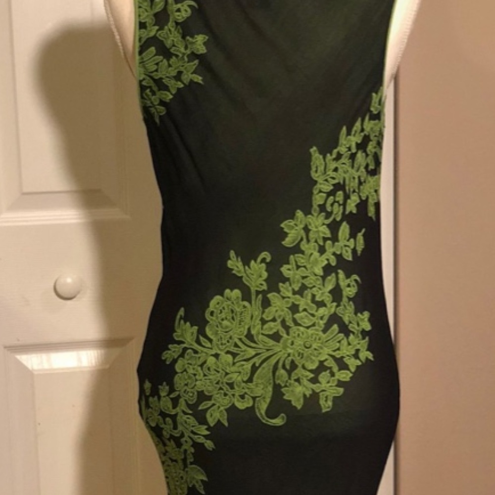 Dress - Picture 3 of 3